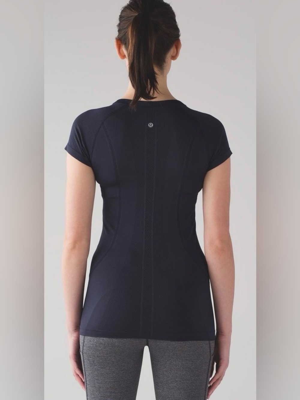 Lululemon Swiftly Tech Short Sleeve Crew Shirt - Picture 2 of 10